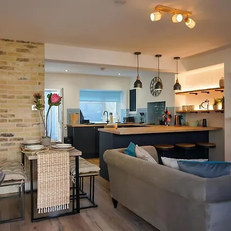 Luxury Holiday In Central Holiday home Truro